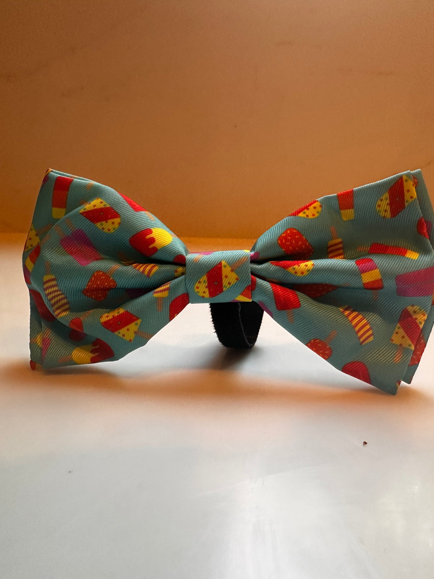 Summer Lovin' Bow Tie